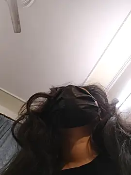 Snapshot of Sonam-378 chatting on 01-17-25, 05:51 Sonam-378 online show from 01-17-25, 05:51