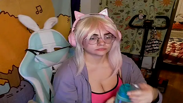 Snapshot of mochi_rainbow chatting on 01-25-25, 02:15 mochi rainbow online show from 01-25-25, 02:15