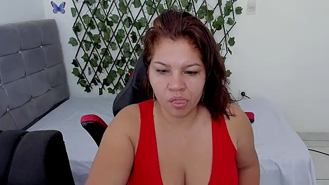 Snapshot of Ladysexy_hot19 chatting on 12-27-24, 11:21 Ladysexy hot19 online show from 12-27-24, 11:21