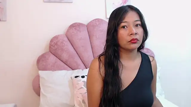 Snapshot of MilaaAdams chatting on 07-06-26, 11:18 MilaaAdams online show from 07-06-26, 11:18