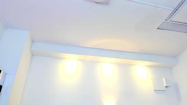 Snapshot of Juliabadlee chatting on 03-21-25, 03:44 Juliabadlee online show from 03-21-25, 03:44