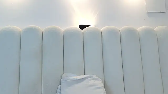 Juliabadlee online show from 02-15-26, 11:34