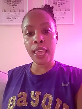 R-thequeen online show from 05-16-26, 01:02