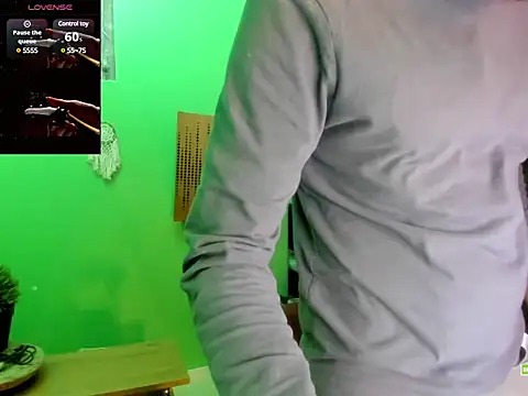 Snapshot of savage_daddyy chatting on 03-17-25, 06:42 savage daddyy online show from 03-17-25, 06:42