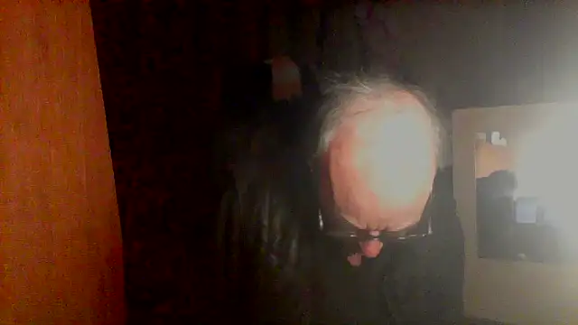 Snapshot of nice6incs chatting on 12-13-25, 11:10 nice6incs online show from 12-13-25, 11:10