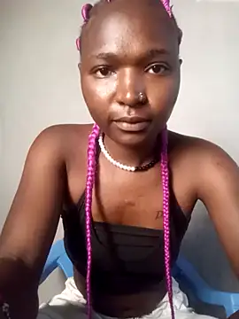 petite 12 online show from 02-25-25, 05:52