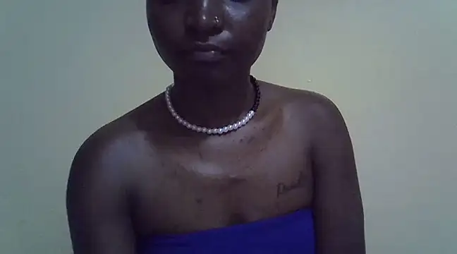 petite 12 online show from 03-02-25, 09:22