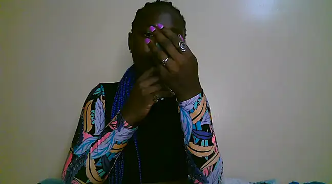 petite 12 online show from 03-20-25, 09:35