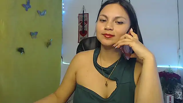 Snapshot of Zafiroweb09 chatting on 02-25-25, 09:35 Zafiroweb09 online show from 02-25-25, 09:35