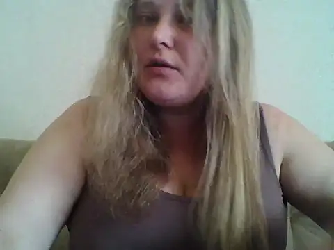 Snapshot of ParisMimi chatting on 05-11-26, 07:36 ParisMimi online show from 05-11-26, 07:36