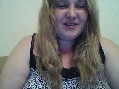 Snapshot of ParisMimi chatting on 06-08-26, 08:31 ParisMimi online show from 06-08-26, 08:31