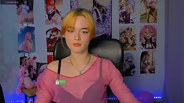 liana kisses online show from 02-05-25, 11:23