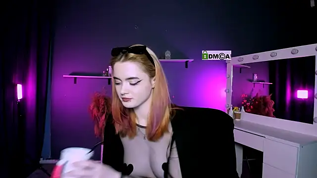 liana kisses online show from 03-20-25, 02:19