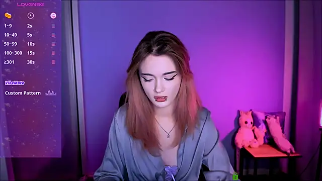 liana kisses online show from 10-17-25, 08:00