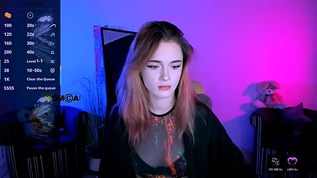 liana kisses online show from 10-18-25, 07:03