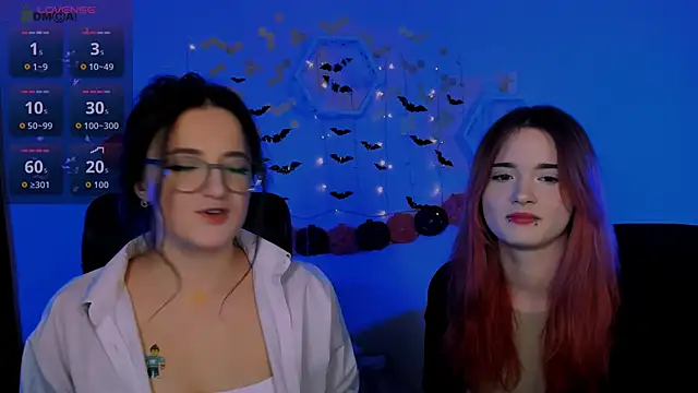 liana kisses online show from 10-30-25, 07:58