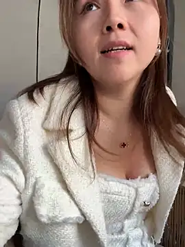 Efangfang online show from 12-14-24, 07:40