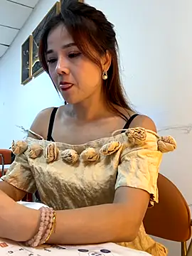 Efangfang online show from 12-04-25, 11:08