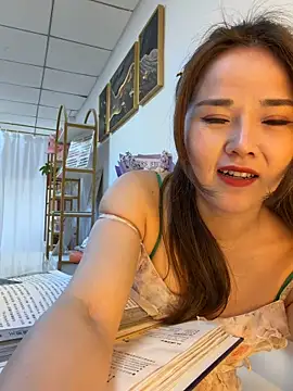 Efangfang online show from 03-11-26, 08:20