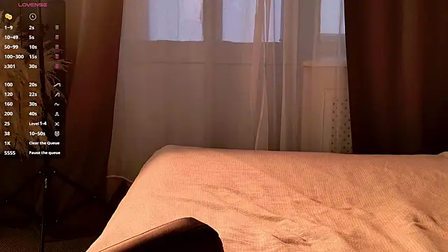 EmiliaDreams online show from 09-18-25, 03:25