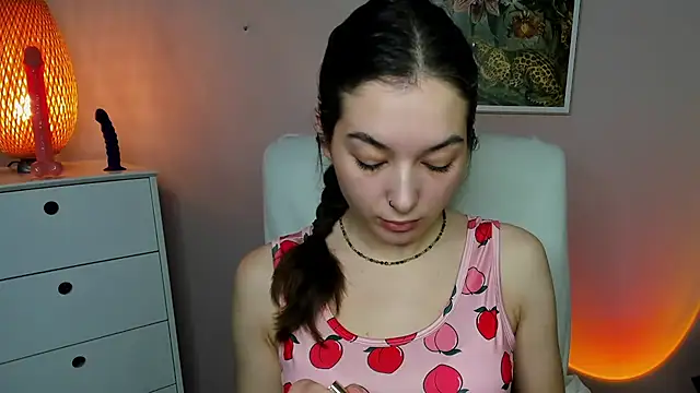 Snapshot of Meagn_Extasy chatting on 11-14-25, 08:02 Meagn Extasy online show from 11-14-25, 08:02