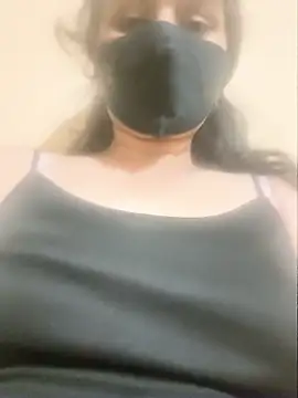 Snapshot of Hot-Mahitha chatting on 07-23-26, 04:27 Hot-Mahitha online show from 07-23-26, 04:27