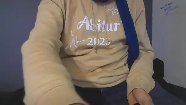 HornyBoy  2004 online show from 12-17-25, 07:47