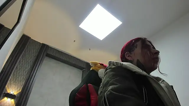 selene red  online show from 04-06-26, 01:36