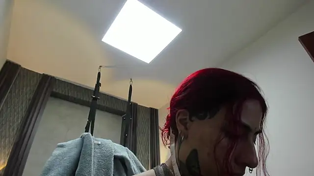 selene red  online show from 04-26-26, 01:47