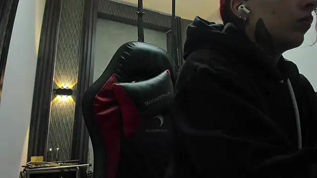 selene red  online show from 04-27-26, 01:25