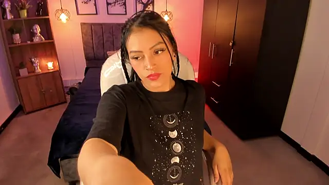 Snapshot of Abigaiil__ds chatting on 01-23-25, 08:13 Abigaiil ds online show from 01-23-25, 08:13