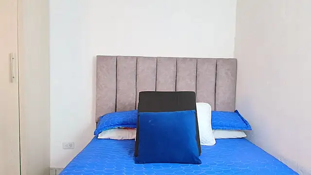 karina lewis  online show from 12-28-24, 06:17