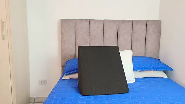 karina lewis  online show from 01-14-25, 03:43