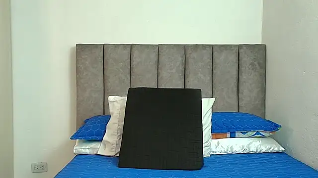 karina lewis  online show from 11-26-25, 04:02