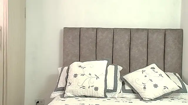 karina lewis  online show from 07-27-26, 06:09