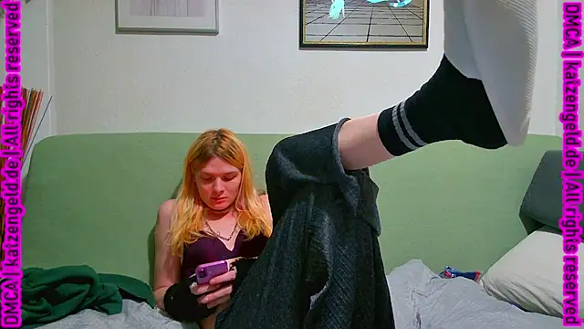 Snapshot of emma_neko chatting on 02-27-25, 12:43 emma neko online show from 02-27-25, 12:43