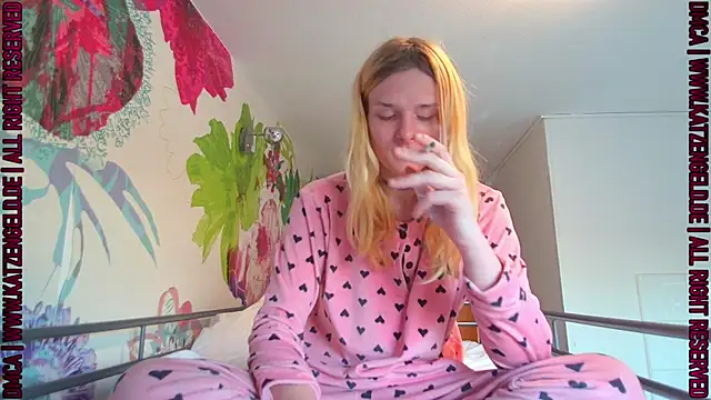 Snapshot of emma_neko chatting on 03-19-25, 06:14 emma neko online show from 03-19-25, 06:14