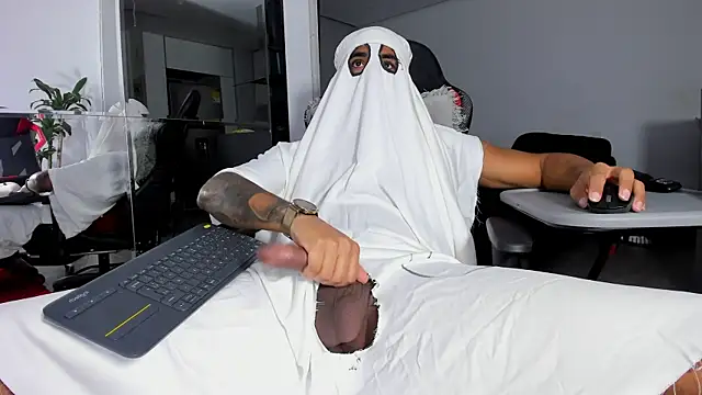 Snapshot of daikokuten_ chatting on 11-01-25, 02:02 daikokuten online show from 11-01-25, 02:02