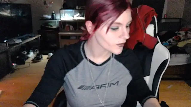 Elliewgfs online show from 12-12-24, 01:43