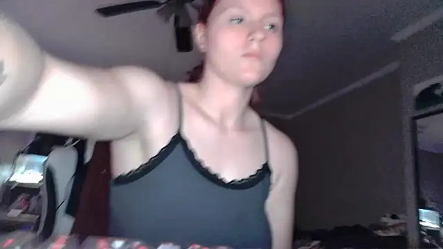 Elliewgfs online show from 12-13-24, 11:17