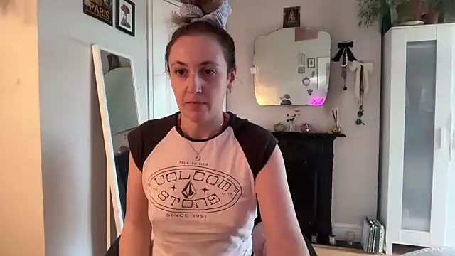 Littlelolo60 online show from 06-17-26, 06:53