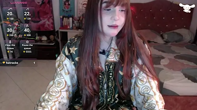 Snapshot of Avril2001 chatting on 06-10-26, 06:23 Avril2001 online show from 06-10-26, 06:23