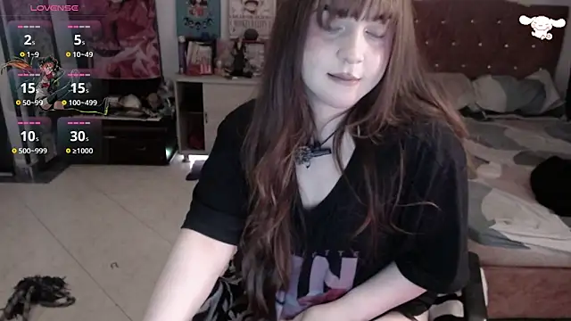Snapshot of Avril2001 chatting on 06-22-26, 02:24 Avril2001 online show from 06-22-26, 02:24