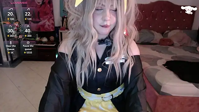 Snapshot of Avril2001 chatting on 07-19-26, 04:16 Avril2001 online show from 07-19-26, 04:16
