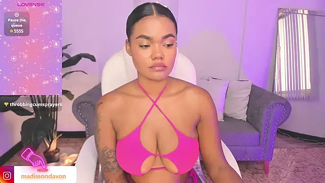 Snapshot of madisson_davon chatting on 12-05-24, 05:06 madisson davon online show from 12-05-24, 05:06