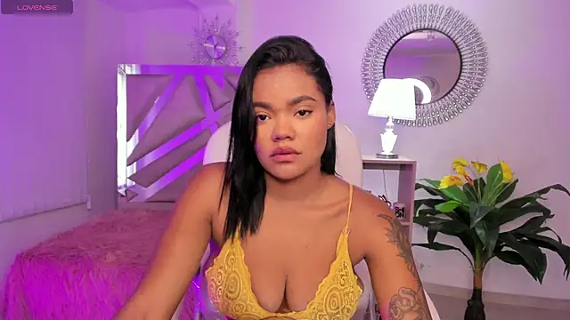 Snapshot of madisson_davon chatting on 12-16-24, 01:22 madisson davon online show from 12-16-24, 01:22