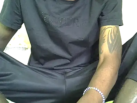 Delicious-D online show from 05-16-26, 06:54
