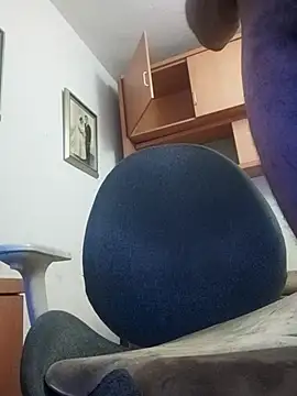 Snapshot of skrigul12 chatting on 11-02-25, 06:38 skrigul12 online show from 11-02-25, 06:38