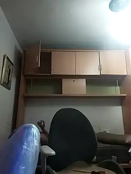 Snapshot of skrigul12 chatting on 11-02-25, 06:43 skrigul12 online show from 11-02-25, 06:43