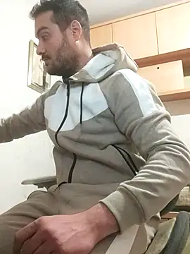 Snapshot of skrigul12 chatting on 02-09-26, 02:04 skrigul12 online show from 02-09-26, 02:04